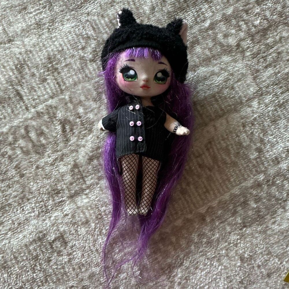 Na na na surprise purple kitty cat doll